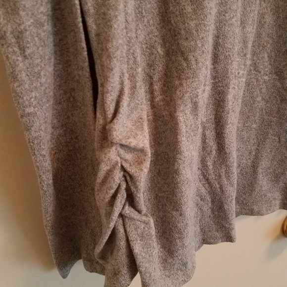 Cold shoulder maternity sweater - Picture 3 of 4